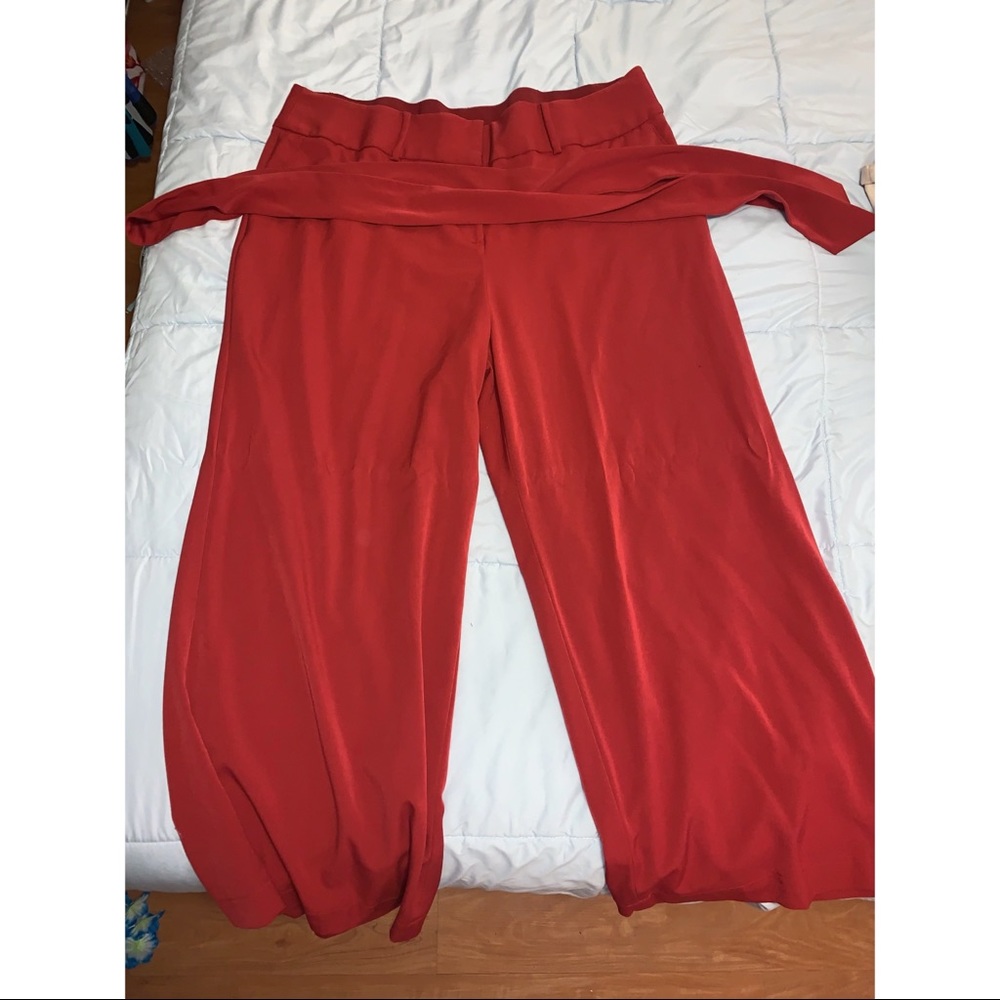 High-waisted, Wide legged pants!